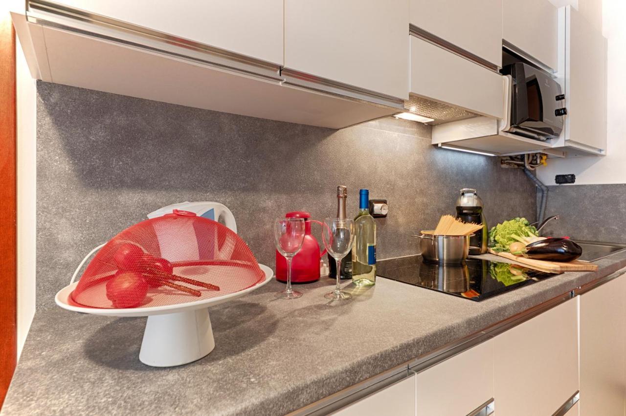 Modern Lakefront 2-Bedroom Apartment Acquaseria Εξωτερικό φωτογραφία