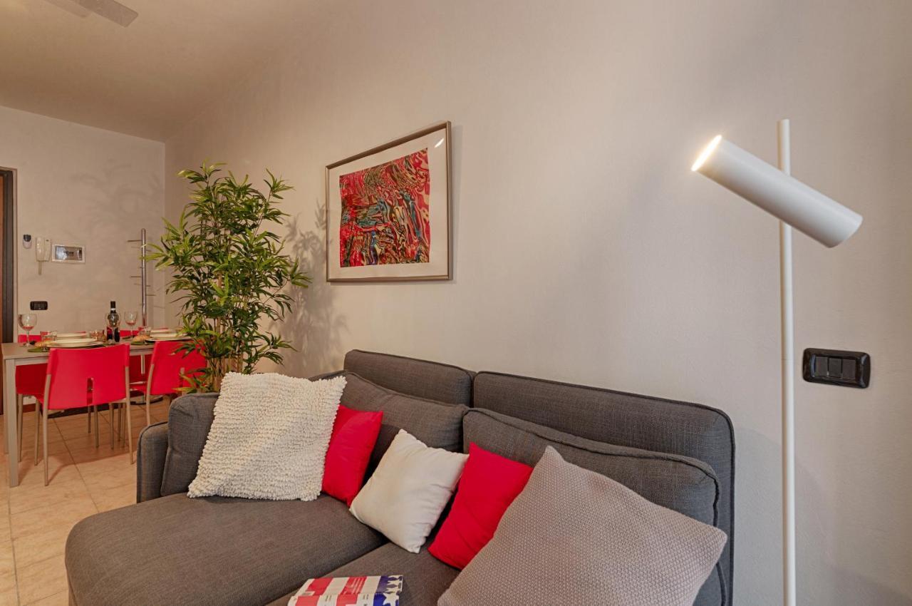 Modern Lakefront 2-Bedroom Apartment Acquaseria Εξωτερικό φωτογραφία
