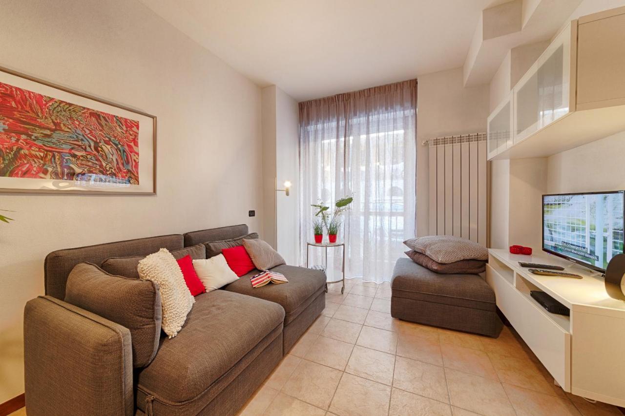 Modern Lakefront 2-Bedroom Apartment Acquaseria Εξωτερικό φωτογραφία