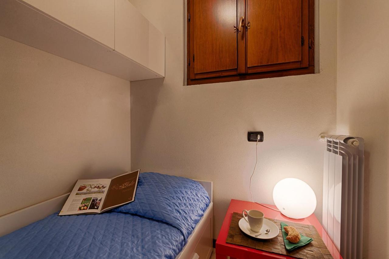 Modern Lakefront 2-Bedroom Apartment Acquaseria Εξωτερικό φωτογραφία